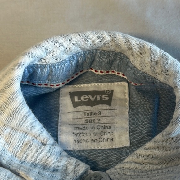 Levi’s - Blue and White Button Down sleeveless Shirt with Pointed Collar - Picture 2 of 4